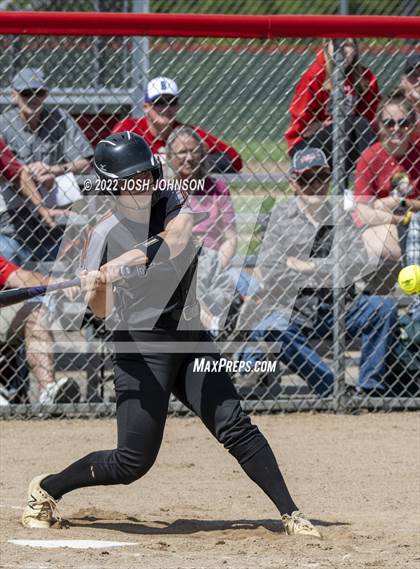 Thumbnail 3 in Baldwin-Woodville vs. Bloomer (WIAA D3 Sectional Final) photogallery.