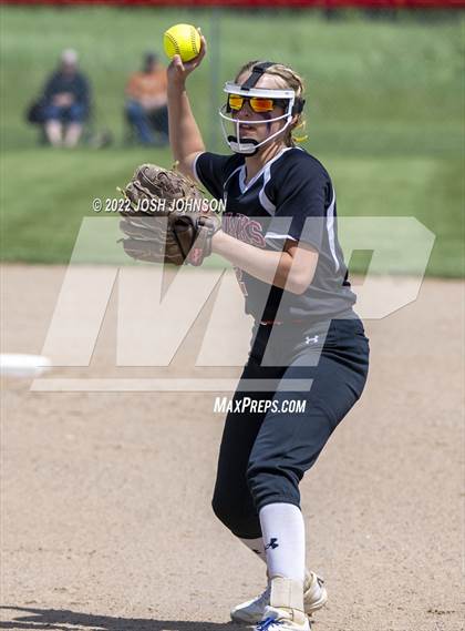 Thumbnail 2 in Baldwin-Woodville vs. Bloomer (WIAA D3 Sectional Final) photogallery.