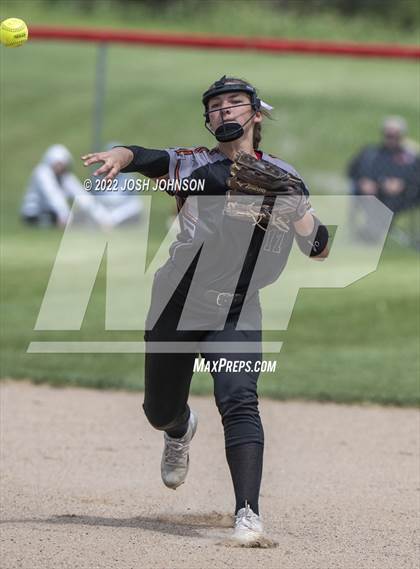 Thumbnail 3 in Baldwin-Woodville vs. Bloomer (WIAA D3 Sectional Final) photogallery.