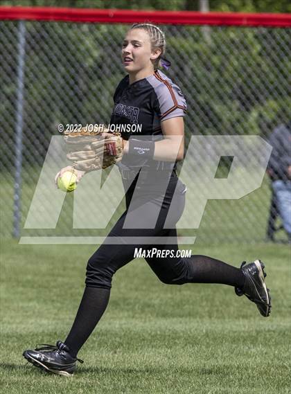 Thumbnail 2 in Baldwin-Woodville vs. Bloomer (WIAA D3 Sectional Final) photogallery.