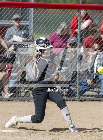 Thumbnail 3 in Baldwin-Woodville vs. Bloomer (WIAA D3 Sectional Final) photogallery.