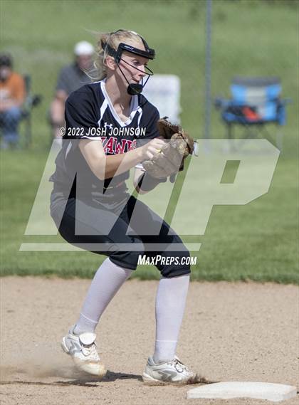 Thumbnail 2 in Baldwin-Woodville vs. Bloomer (WIAA D3 Sectional Final) photogallery.