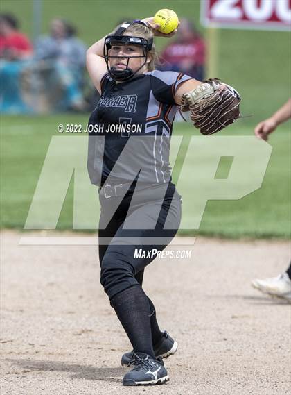 Thumbnail 1 in Baldwin-Woodville vs. Bloomer (WIAA D3 Sectional Final) photogallery.