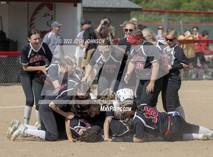 Thumbnail 3 in Baldwin-Woodville vs. Bloomer (WIAA D3 Sectional Final) photogallery.