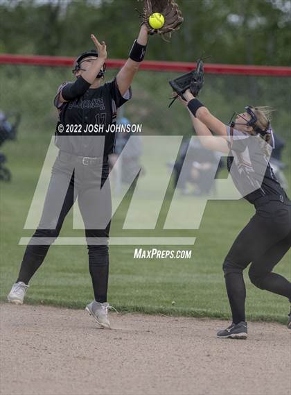 Thumbnail 3 in Baldwin-Woodville vs. Bloomer (WIAA D3 Sectional Final) photogallery.