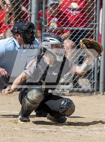Thumbnail 2 in Baldwin-Woodville vs. Bloomer (WIAA D3 Sectional Final) photogallery.