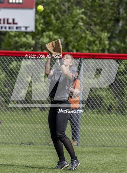 Thumbnail 3 in Baldwin-Woodville vs. Bloomer (WIAA D3 Sectional Final) photogallery.