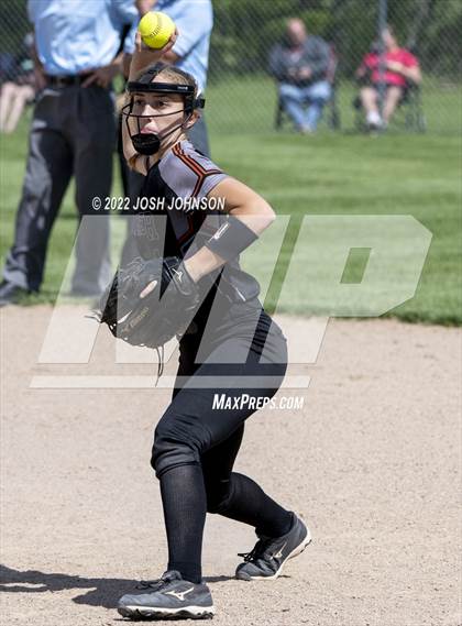 Thumbnail 2 in Baldwin-Woodville vs. Bloomer (WIAA D3 Sectional Final) photogallery.