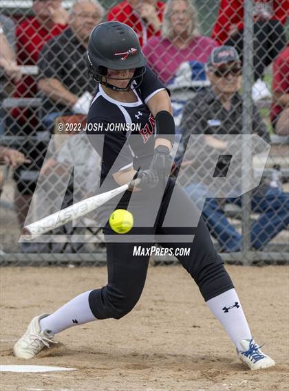 Thumbnail 3 in Baldwin-Woodville vs. Bloomer (WIAA D3 Sectional Final) photogallery.