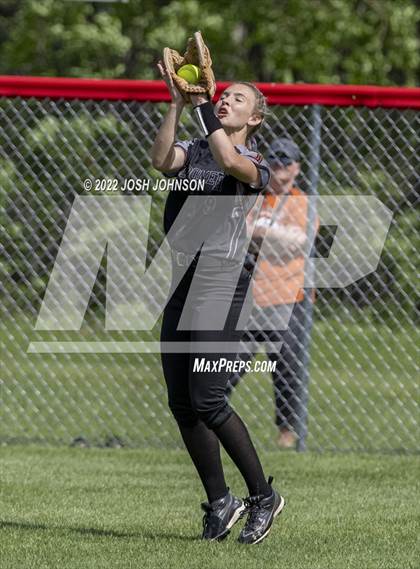 Thumbnail 1 in Baldwin-Woodville vs. Bloomer (WIAA D3 Sectional Final) photogallery.