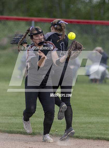 Thumbnail 1 in Baldwin-Woodville vs. Bloomer (WIAA D3 Sectional Final) photogallery.