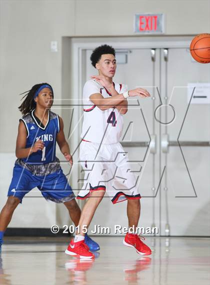 Thumbnail 3 in King vs. Allen (McDonald's Texas Invitational) photogallery.
