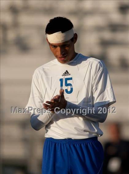 Thumbnail 2 in Crescenta Valley vs. El Rancho (CIF SS D4 Final) photogallery.