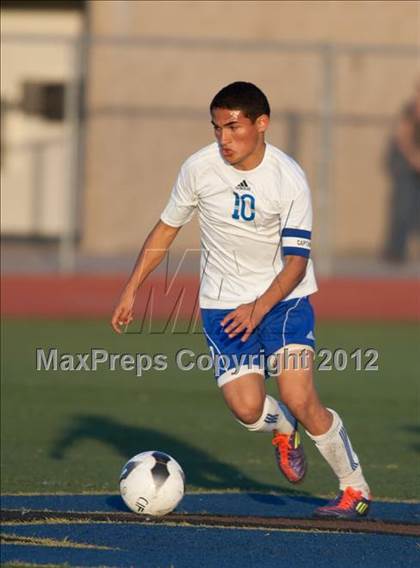 Thumbnail 2 in Crescenta Valley vs. El Rancho (CIF SS D4 Final) photogallery.