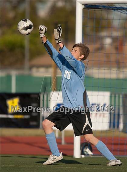 Thumbnail 3 in Crescenta Valley vs. El Rancho (CIF SS D4 Final) photogallery.
