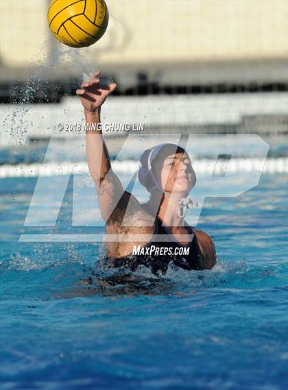 Thumbnail 2 in Newport Harbor vs. Mater Dei (Barnett Holiday Cup) photogallery.