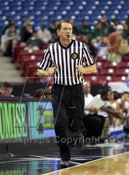 Thumbnail 3 in St. Joseph Notre Dame vs Horizon (CIF State D5 Final) photogallery.