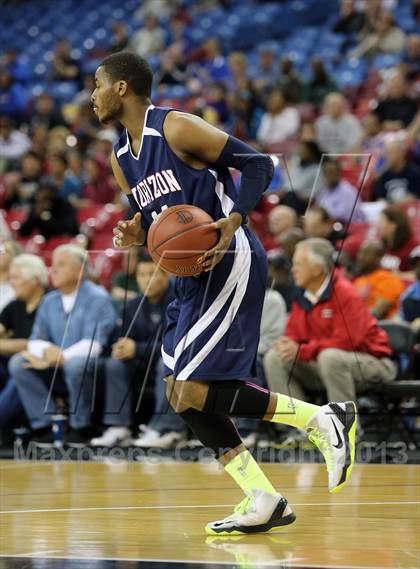 Thumbnail 2 in St. Joseph Notre Dame vs Horizon (CIF State D5 Final) photogallery.