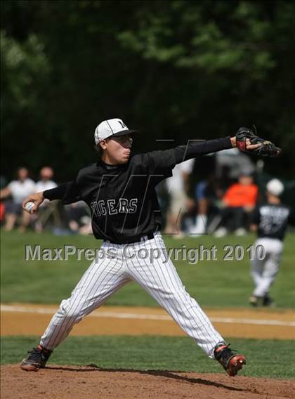 Thumbnail 3 in Mamaroneck @ Suffern (Section 1 Class AA Semifinal) photogallery.