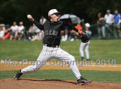 Thumbnail 2 in Mamaroneck @ Suffern (Section 1 Class AA Semifinal) photogallery.