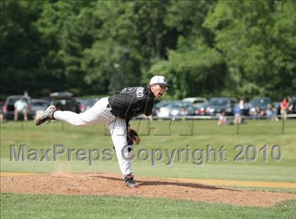 Thumbnail 3 in Mamaroneck @ Suffern (Section 1 Class AA Semifinal) photogallery.