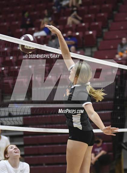 Thumbnail 3 in Sullivan Central @ Tennessee photogallery.
