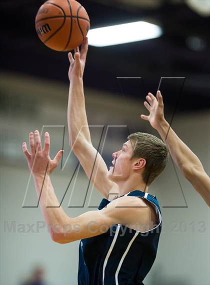 Thumbnail 2 in Hunter vs. Northridge (Riverton Holiday Tourney) photogallery.