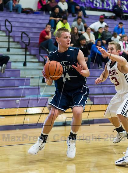 Thumbnail 1 in Hunter vs. Northridge (Riverton Holiday Tourney) photogallery.