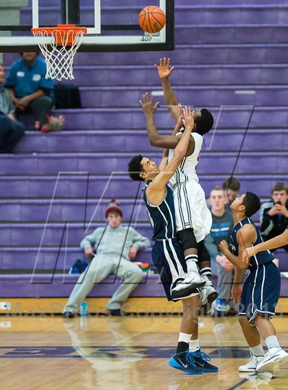 Thumbnail 3 in Hunter vs. Northridge (Riverton Holiday Tourney) photogallery.