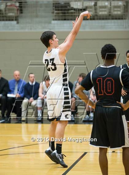 Thumbnail 2 in Cedar Hill vs. Guyer (UIL 6A Area Playoff) photogallery.