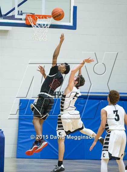 Thumbnail 3 in Cedar Hill vs. Guyer (UIL 6A Area Playoff) photogallery.