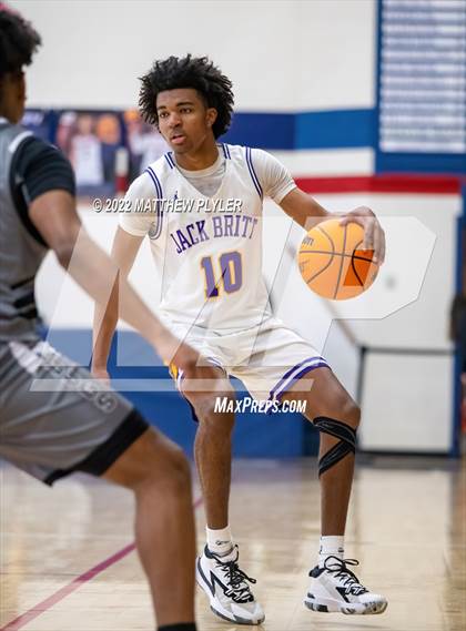 Thumbnail 1 in Jack Britt vs. Berean Baptist Academy photogallery.