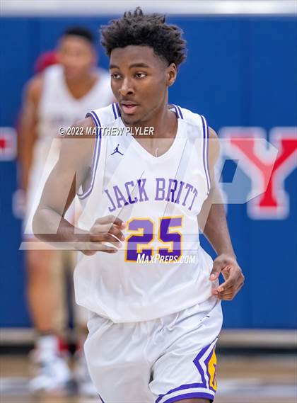 Thumbnail 1 in Jack Britt vs. Berean Baptist Academy photogallery.