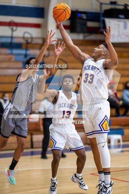 Thumbnail 2 in Jack Britt vs. Berean Baptist Academy photogallery.