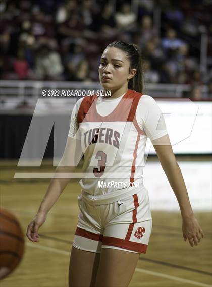 Thumbnail 2 in Katy vs Pearland (UIL 6A Region 3 & 4 Semifinal) photogallery.