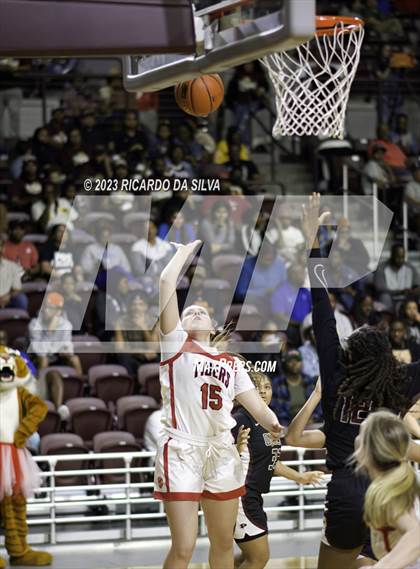 Thumbnail 3 in Katy vs Pearland (UIL 6A Region 3 & 4 Semifinal) photogallery.