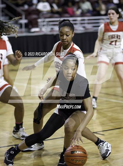 Thumbnail 1 in Katy vs Pearland (UIL 6A Region 3 & 4 Semifinal) photogallery.