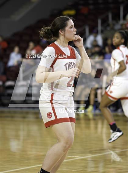 Thumbnail 3 in Katy vs Pearland (UIL 6A Region 3 & 4 Semifinal) photogallery.