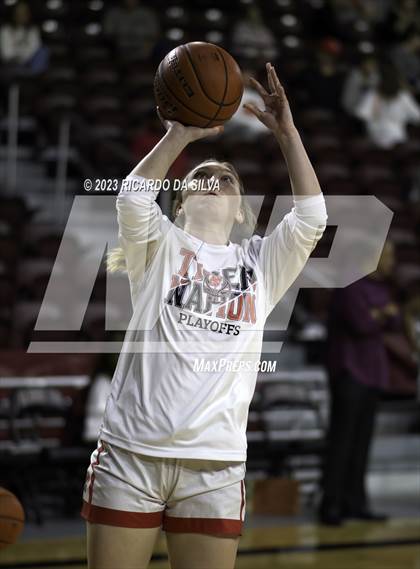 Thumbnail 2 in Katy vs Pearland (UIL 6A Region 3 & 4 Semifinal) photogallery.