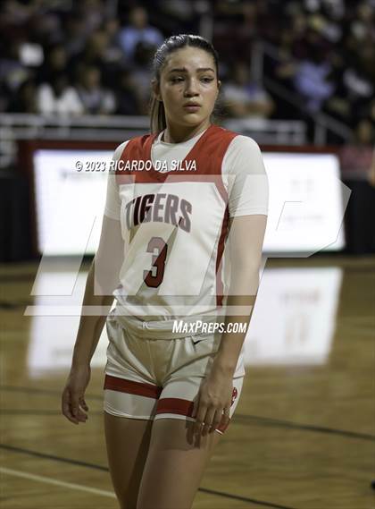 Thumbnail 3 in Katy vs Pearland (UIL 6A Region 3 & 4 Semifinal) photogallery.