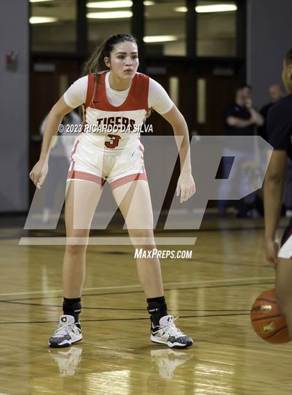 Thumbnail 3 in Katy vs Pearland (UIL 6A Region 3 & 4 Semifinal) photogallery.