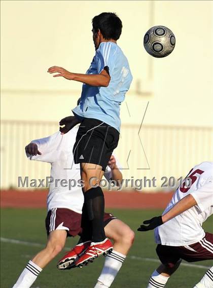 Thumbnail 1 in Salesian @ La Canada (CIF SS D5 Playoffs) photogallery.