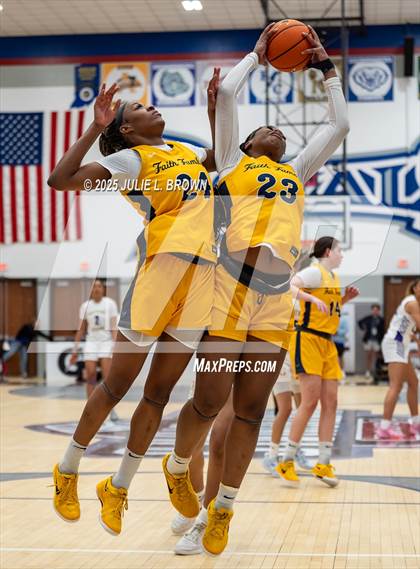 Thumbnail 1 in Montverde Academy vs Oak Cliff Faith Family Academy (Chipotle Nationals Semifinal) photogallery.