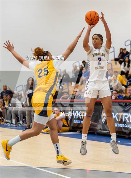 Thumbnail 2 in Montverde Academy vs Oak Cliff Faith Family Academy (Chipotle Nationals Semifinal) photogallery.