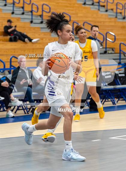Thumbnail 2 in Montverde Academy vs Oak Cliff Faith Family Academy (Chipotle Nationals Semifinal) photogallery.