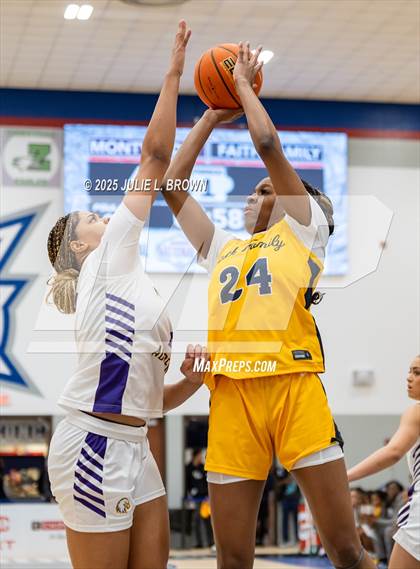 Thumbnail 3 in Montverde Academy vs Oak Cliff Faith Family Academy (Chipotle Nationals Semifinal) photogallery.