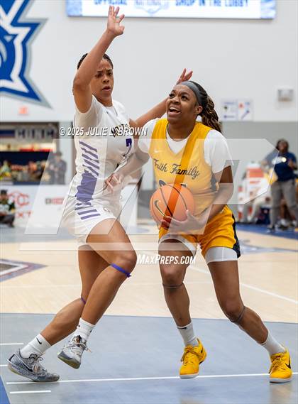Thumbnail 2 in Montverde Academy vs Oak Cliff Faith Family Academy (Chipotle Nationals Semifinal) photogallery.