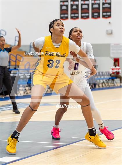 Thumbnail 2 in Montverde Academy vs Oak Cliff Faith Family Academy (Chipotle Nationals Semifinal) photogallery.