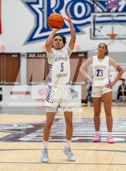 Thumbnail 2 in Montverde Academy vs Oak Cliff Faith Family Academy (Chipotle Nationals Semifinal) photogallery.