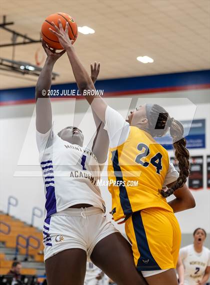 Thumbnail 3 in Montverde Academy vs Oak Cliff Faith Family Academy (Chipotle Nationals Semifinal) photogallery.